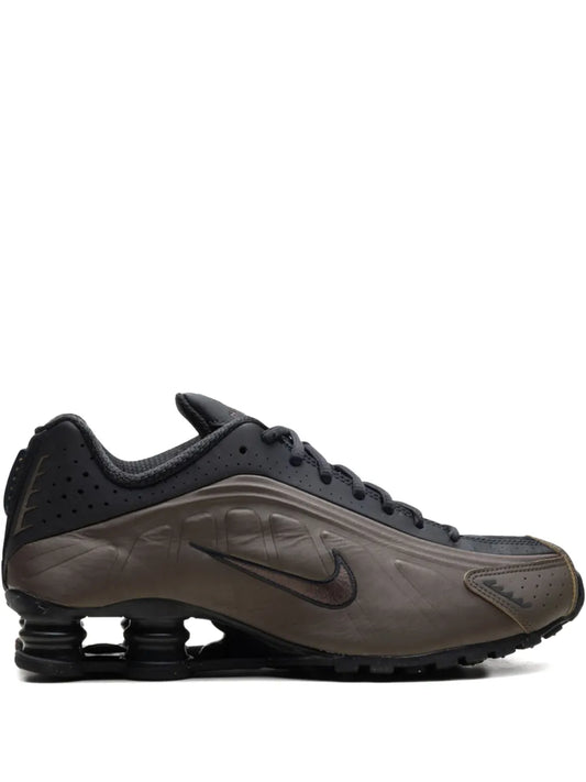 NIKE SHOX R4 ''IRONSTONE/OFF NOIR'' SNEAKERS
