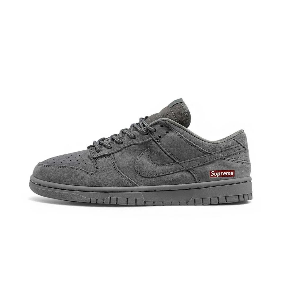 NIKE SB DUNK LOW ''SUPREME'' SNEAKERS